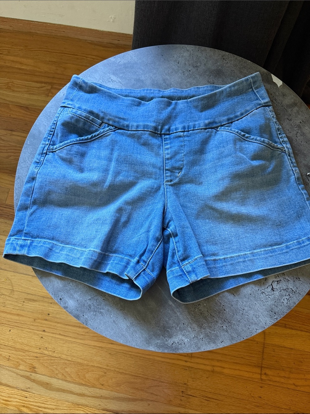 Jag Jeans Light Blue Denim Shorts with Front Pockets